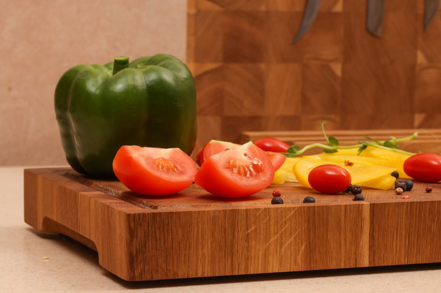 Premium set: end oak boards with knife holder