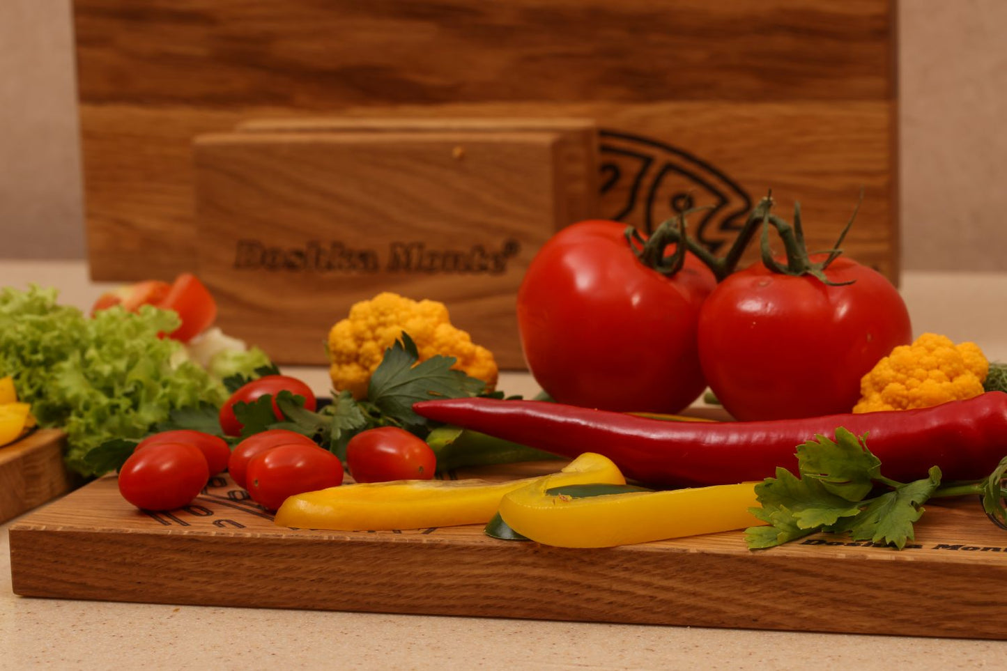 Premium Oak Cutting Board Set – 3 Engraved Boards with Stand & Leather Handle